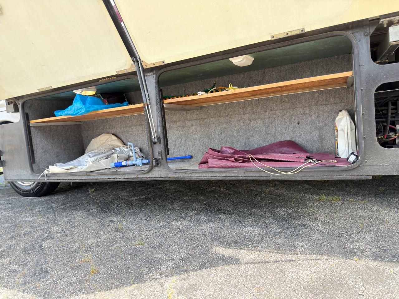Winnebago Journey  2000