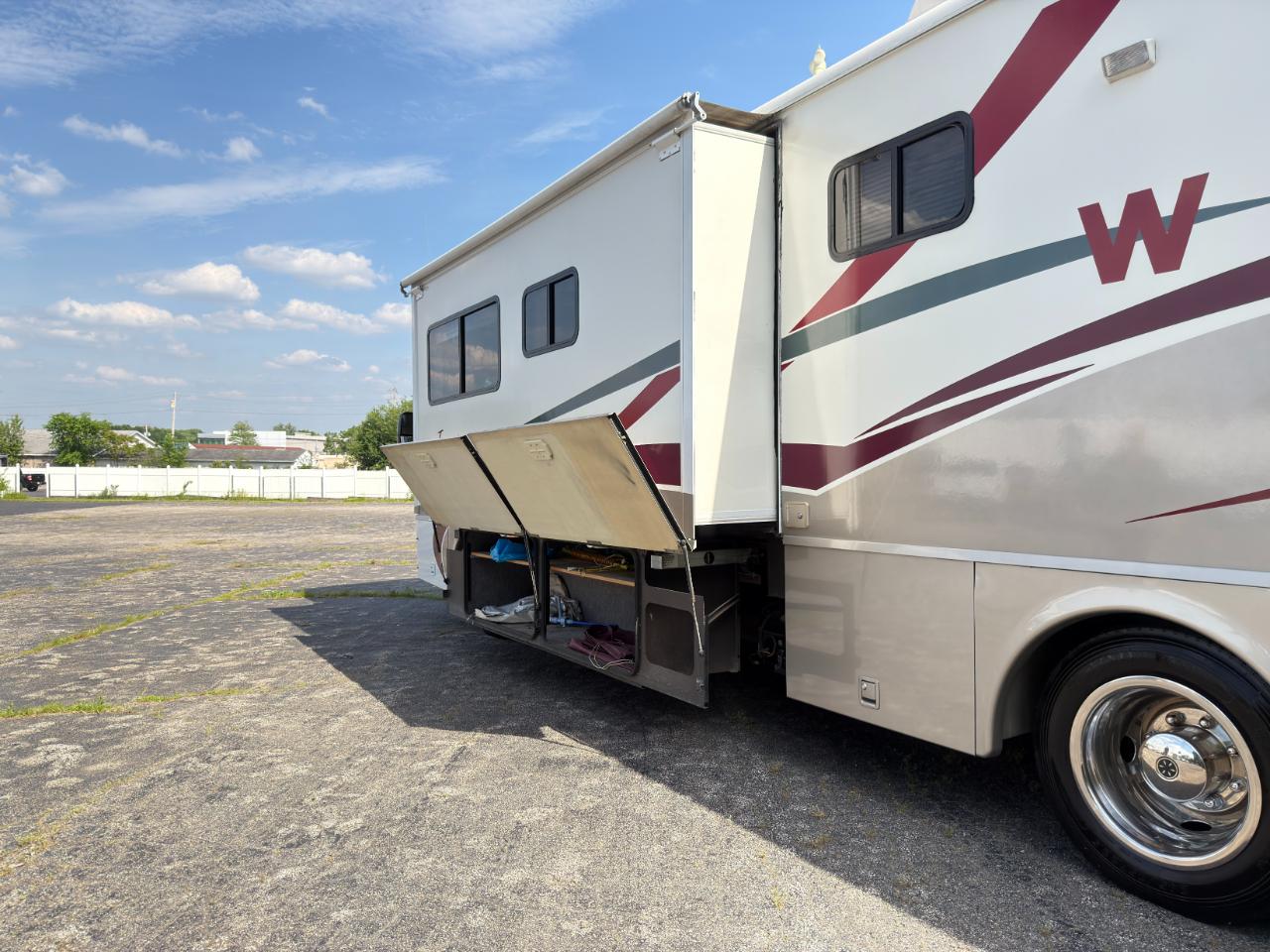 Winnebago Journey  2000