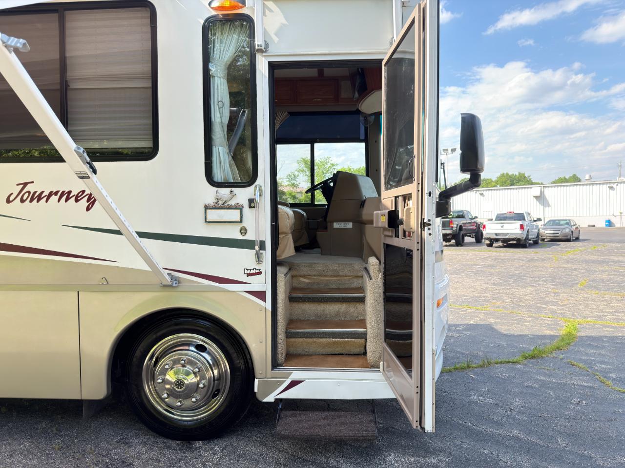 Winnebago Journey  2000