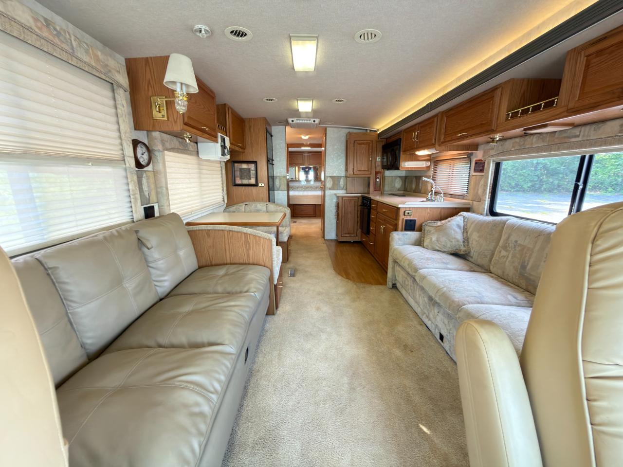 Winnebago Journey  2000
