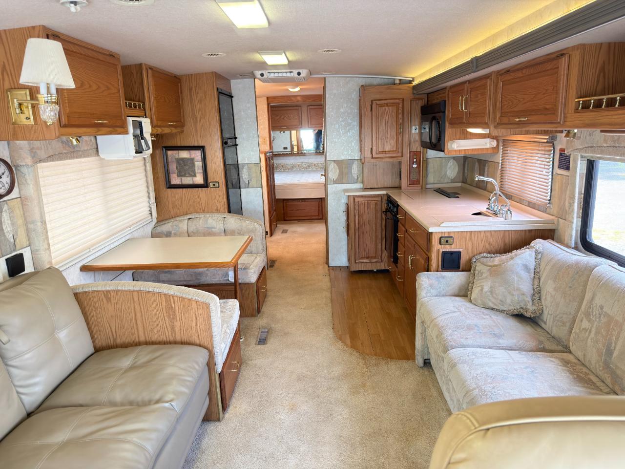 Winnebago Journey  2000