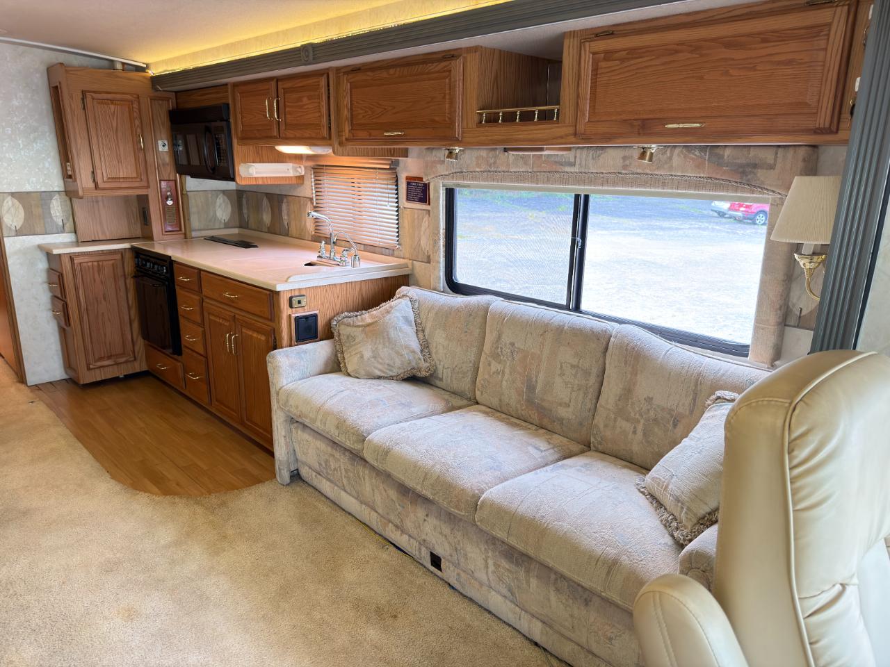 Winnebago Journey  2000