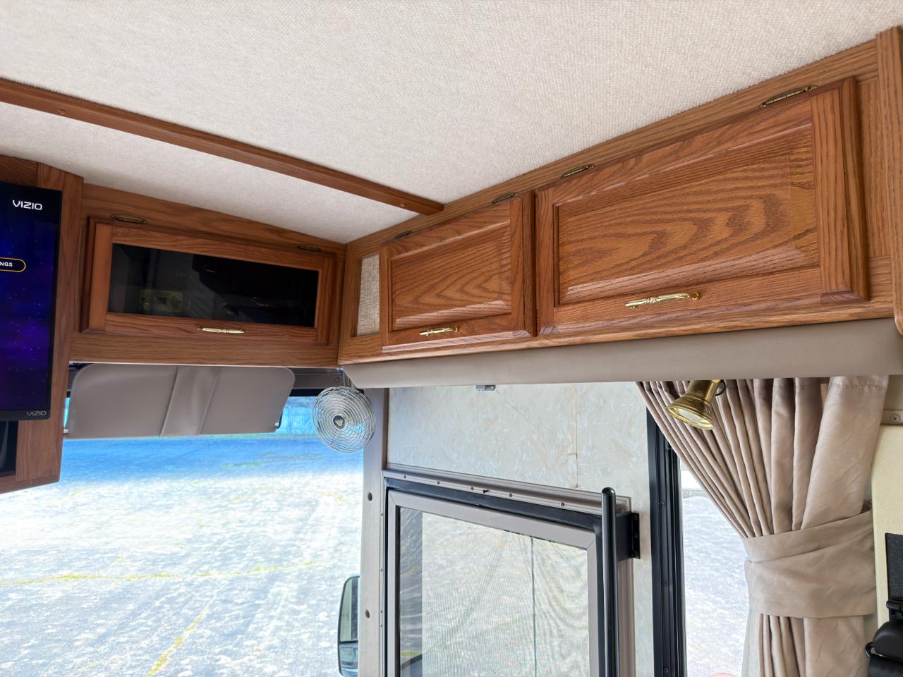Winnebago Journey  2000