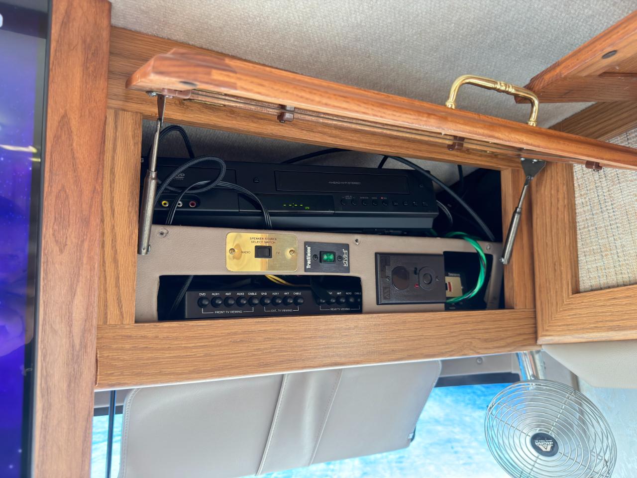 Winnebago Journey  2000