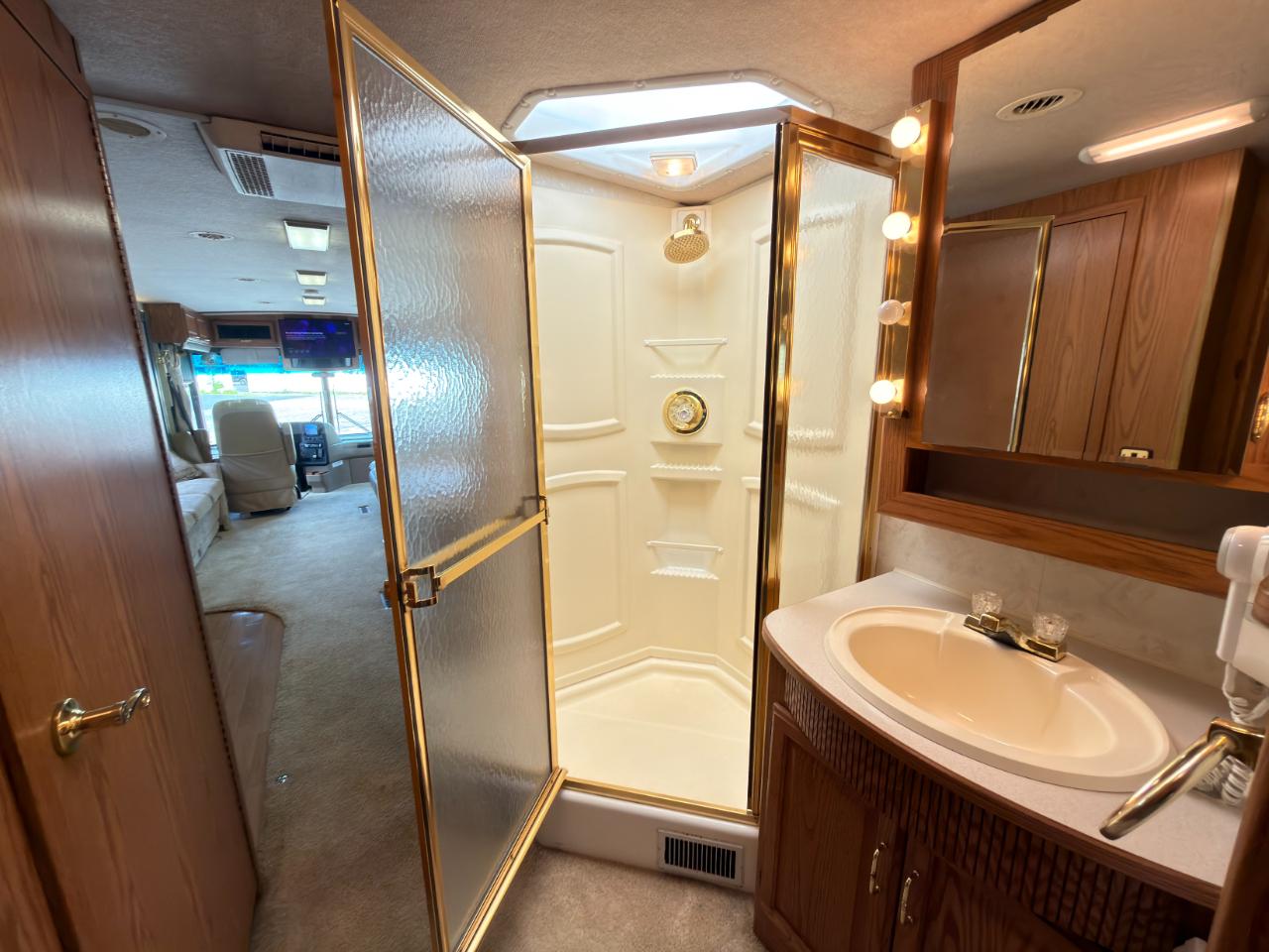Winnebago Journey  2000