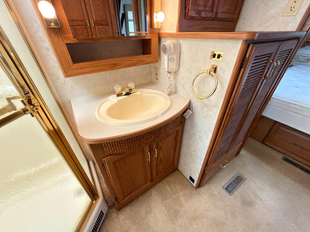 Winnebago Journey  2000