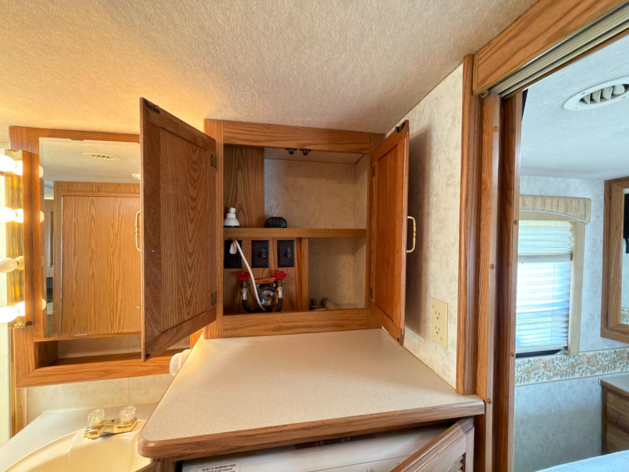 Winnebago Journey  2000