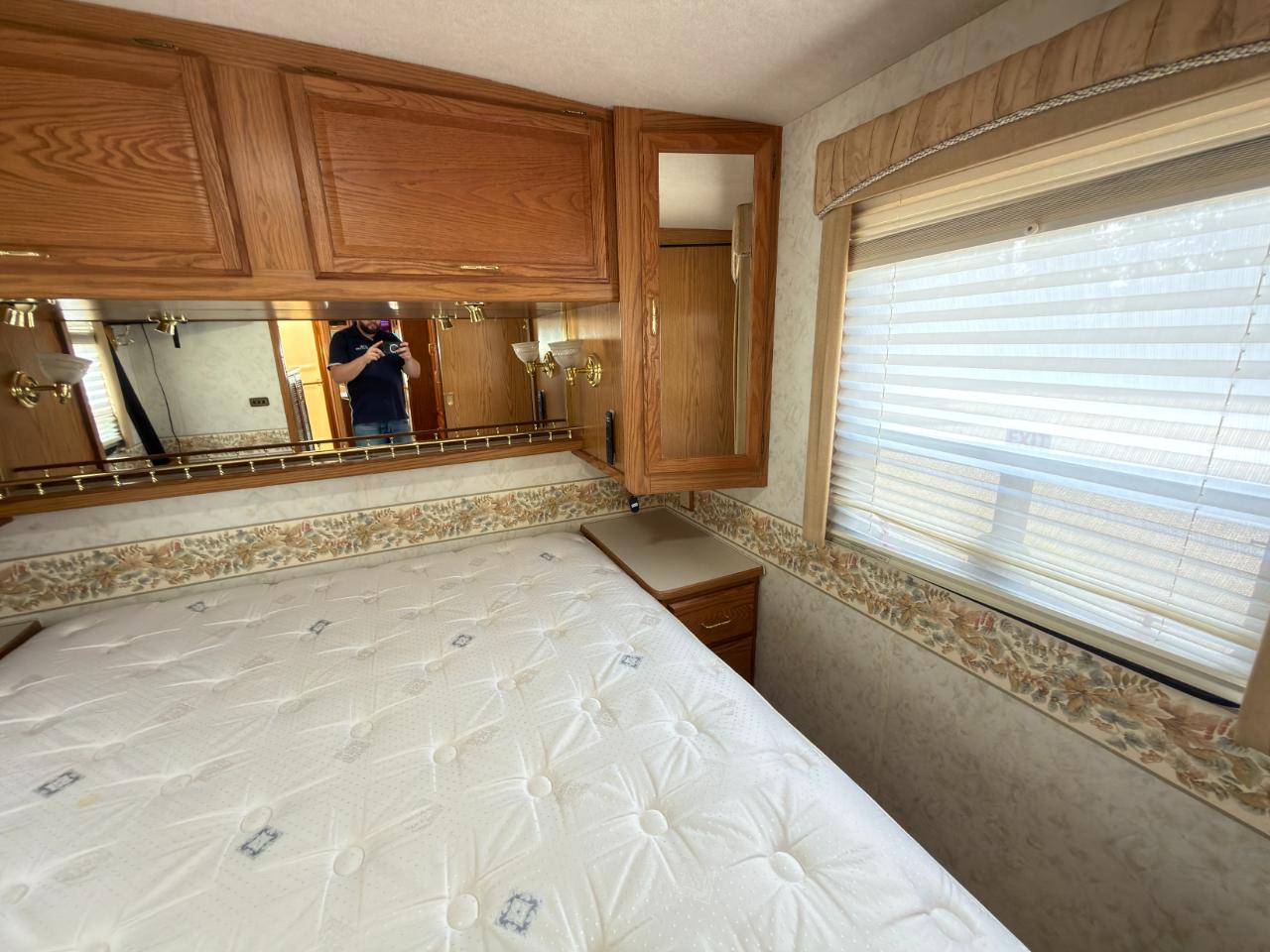 Winnebago Journey  2000