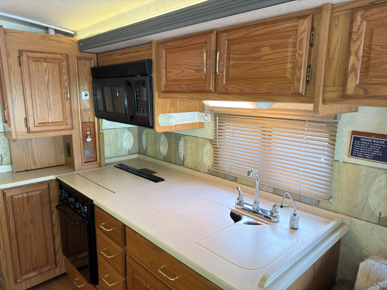 Winnebago Journey  2000