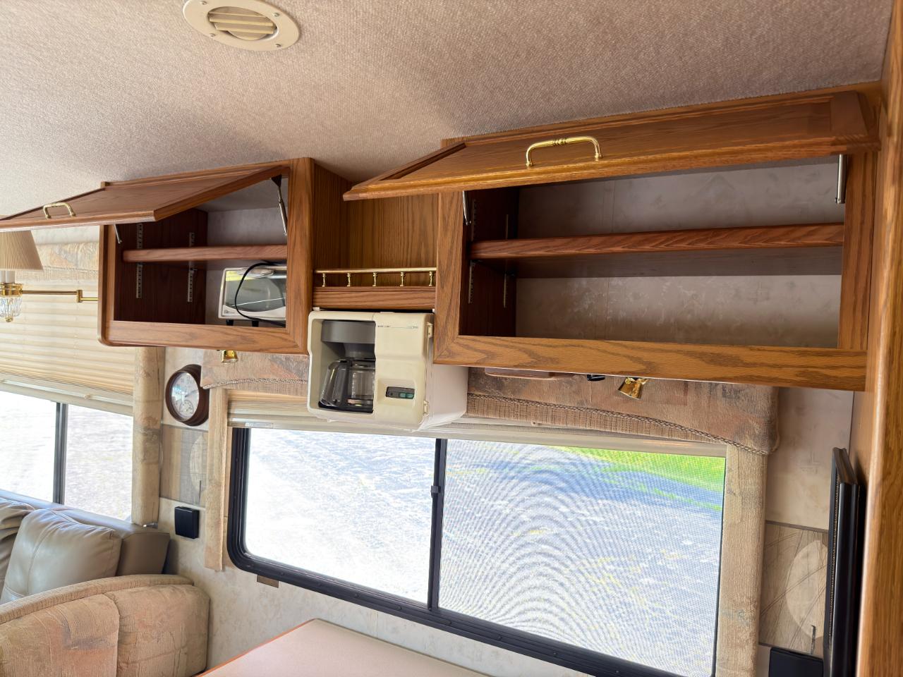 Winnebago Journey  2000