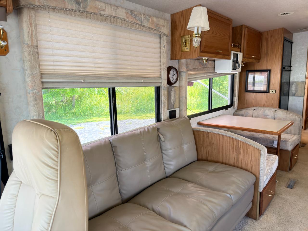 Winnebago Journey  2000