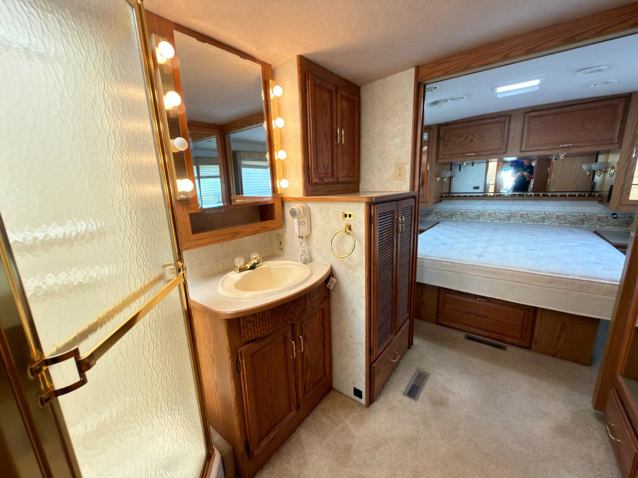 Winnebago Journey  2000