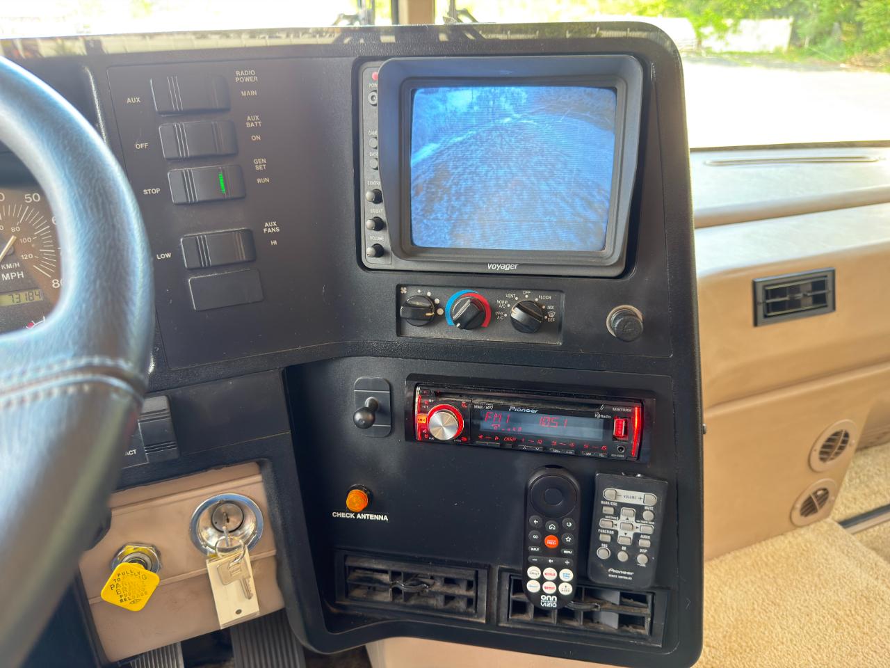 Winnebago Journey  2000