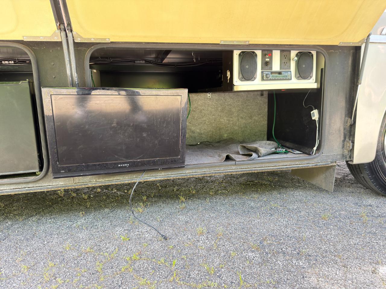Winnebago Journey  2000