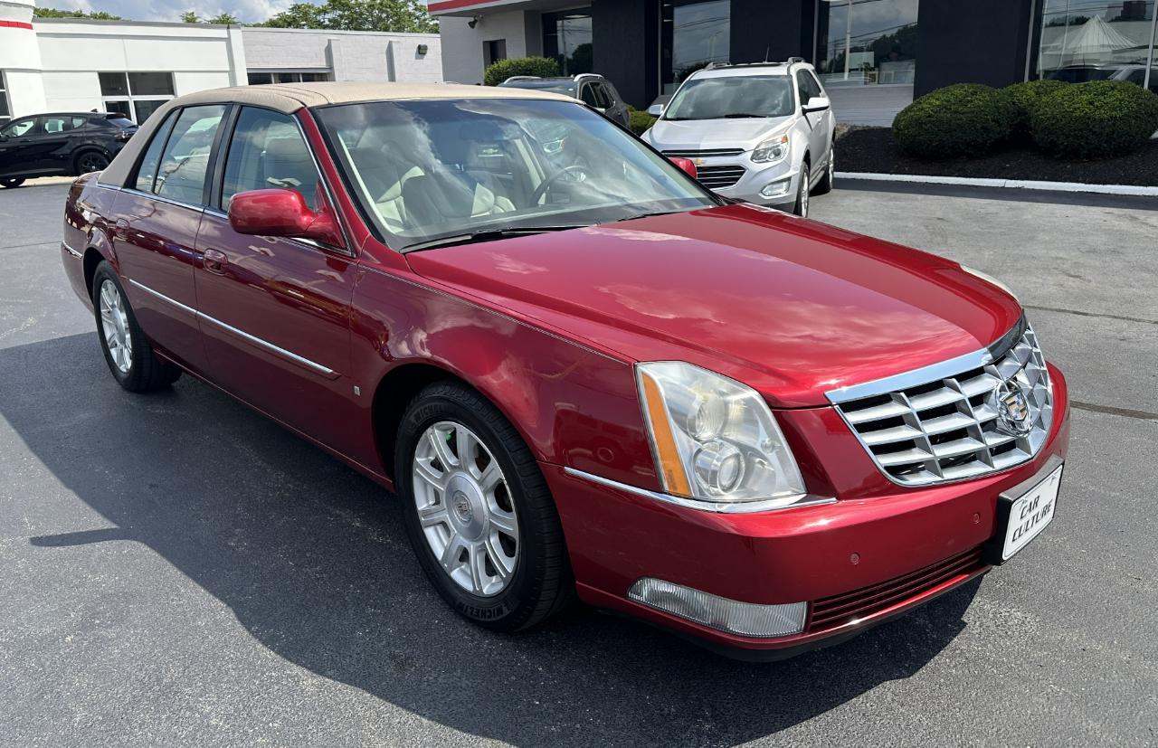 Cadillac DTS 4dr Sdn Luxury II 2008
