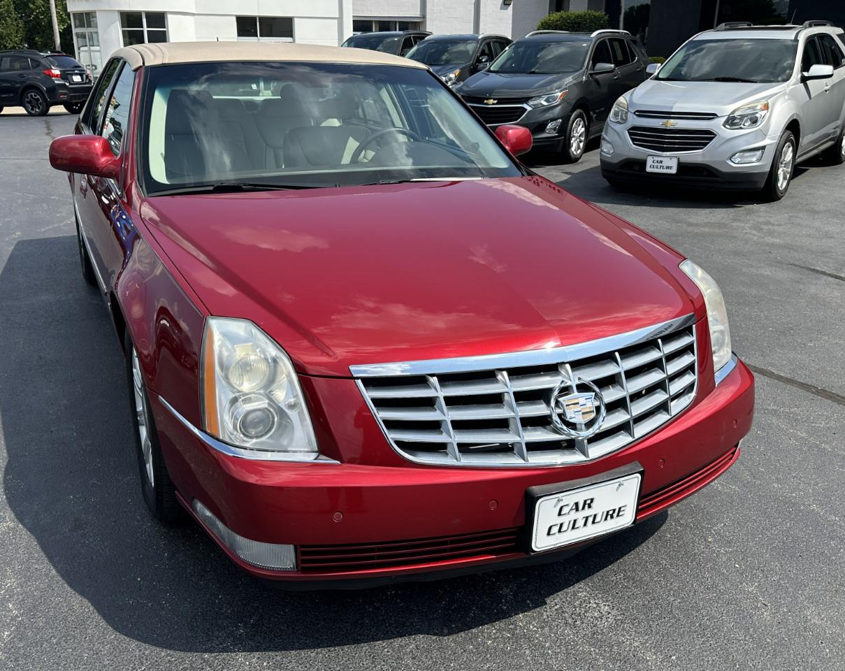 Cadillac DTS 4dr Sdn Luxury II 2008