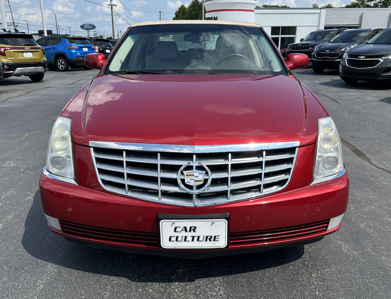 Cadillac DTS 4dr Sdn Luxury II 2008