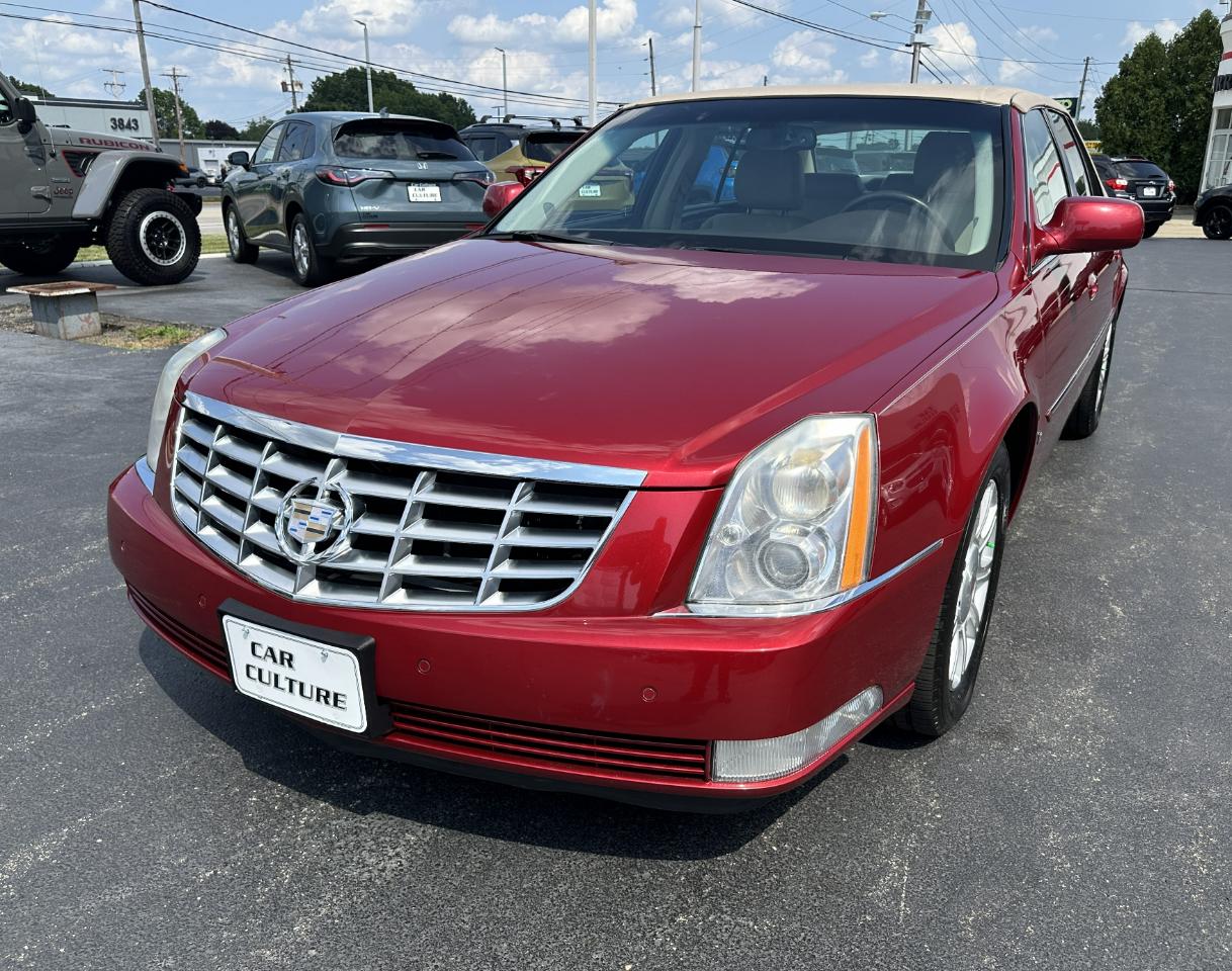 Cadillac DTS 4dr Sdn Luxury II 2008