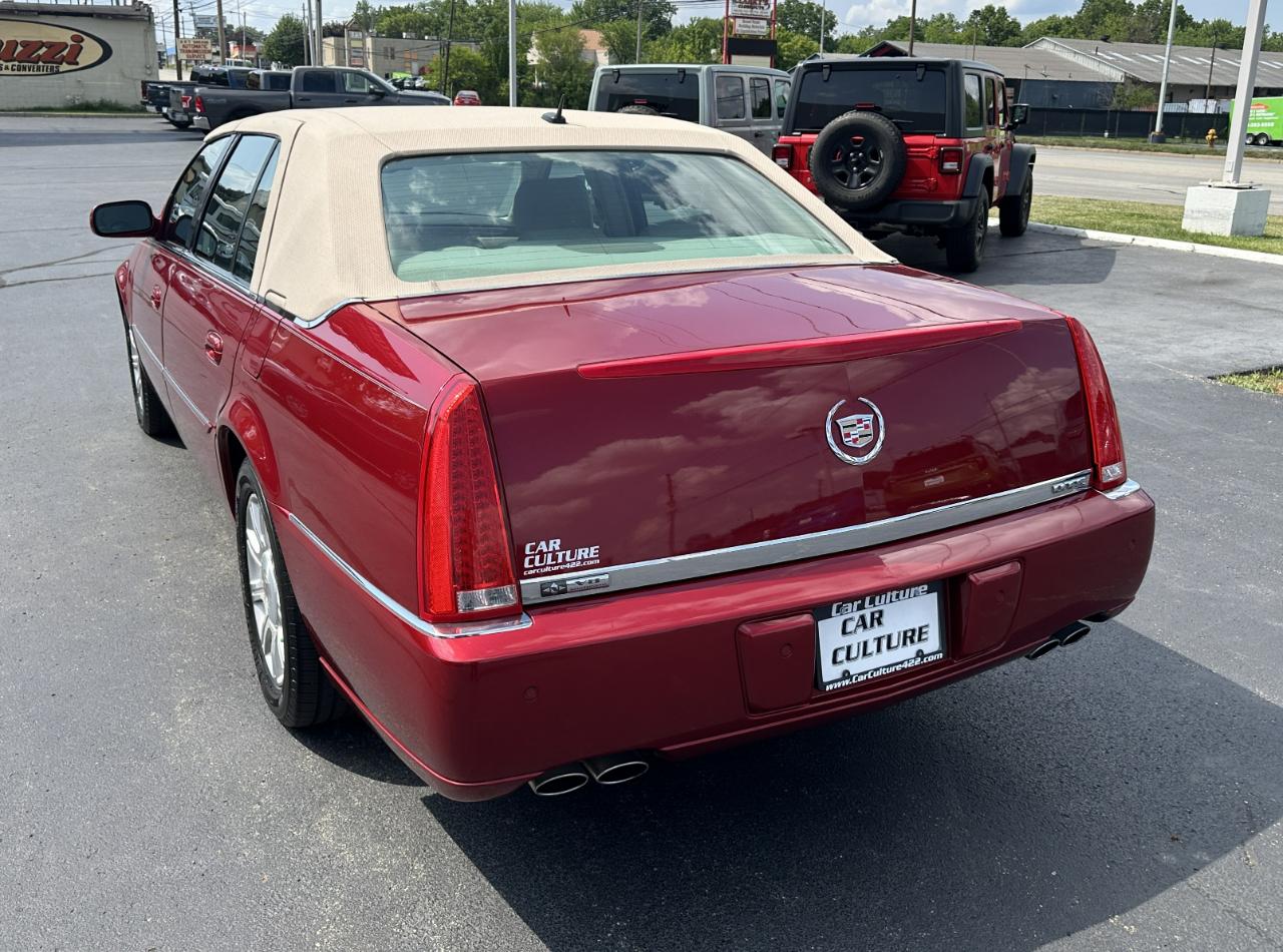 Cadillac DTS 4dr Sdn Luxury II 2008