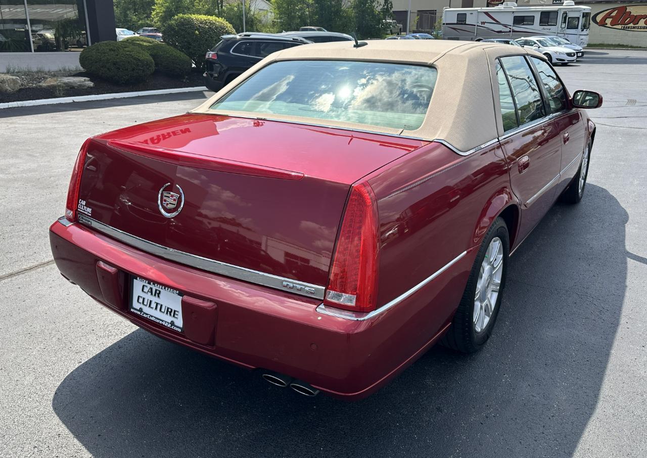 Cadillac DTS 4dr Sdn Luxury II 2008