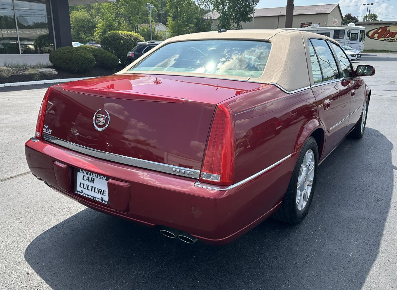 Cadillac DTS 4dr Sdn Luxury II 2008