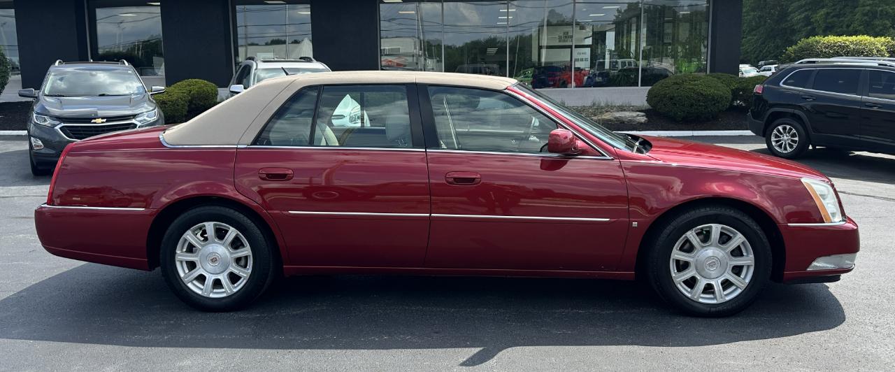 Cadillac DTS 4dr Sdn Luxury II 2008