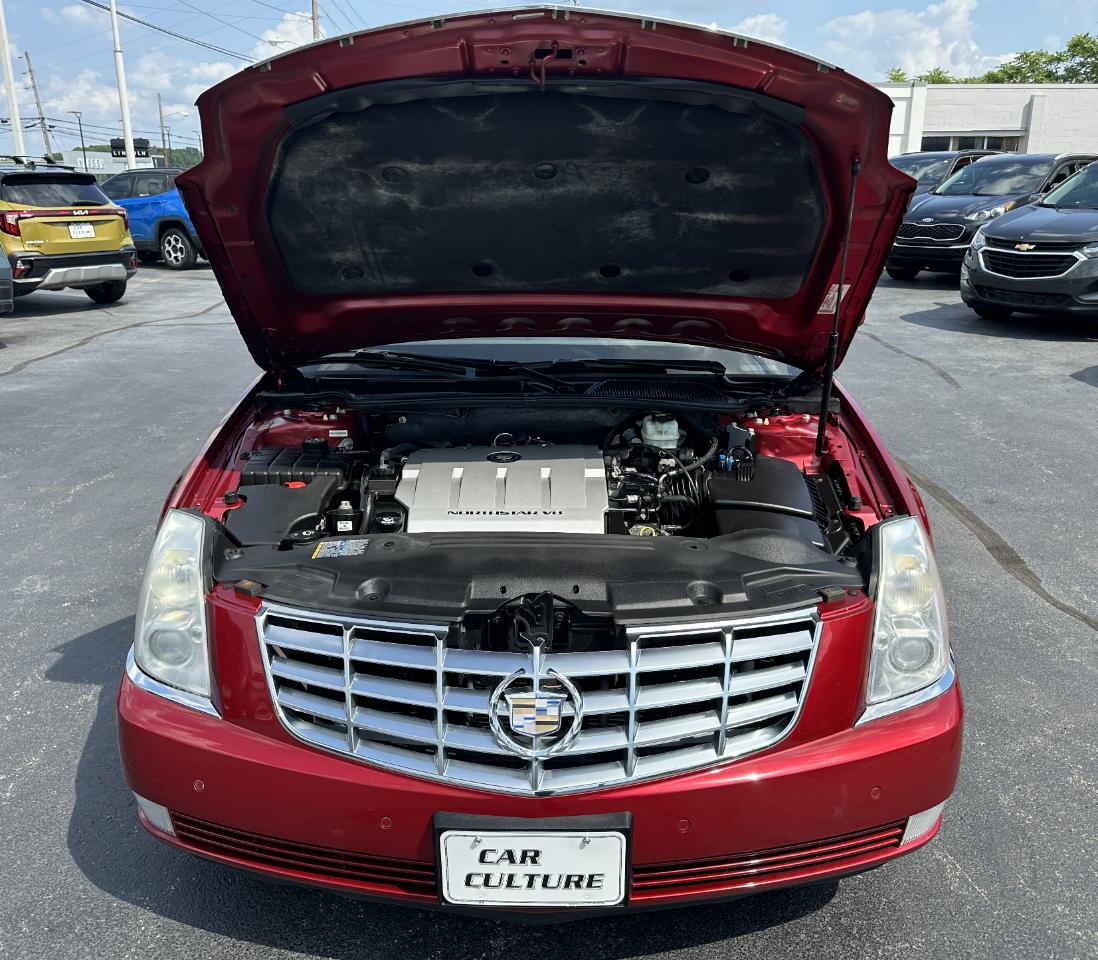 Cadillac DTS 4dr Sdn Luxury II 2008