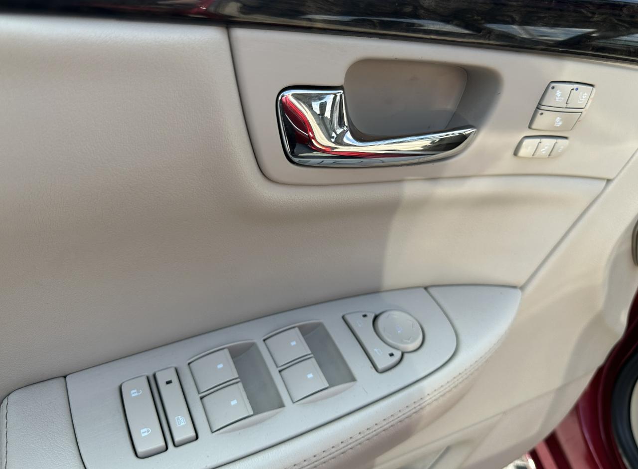 Cadillac DTS 4dr Sdn Luxury II 2008