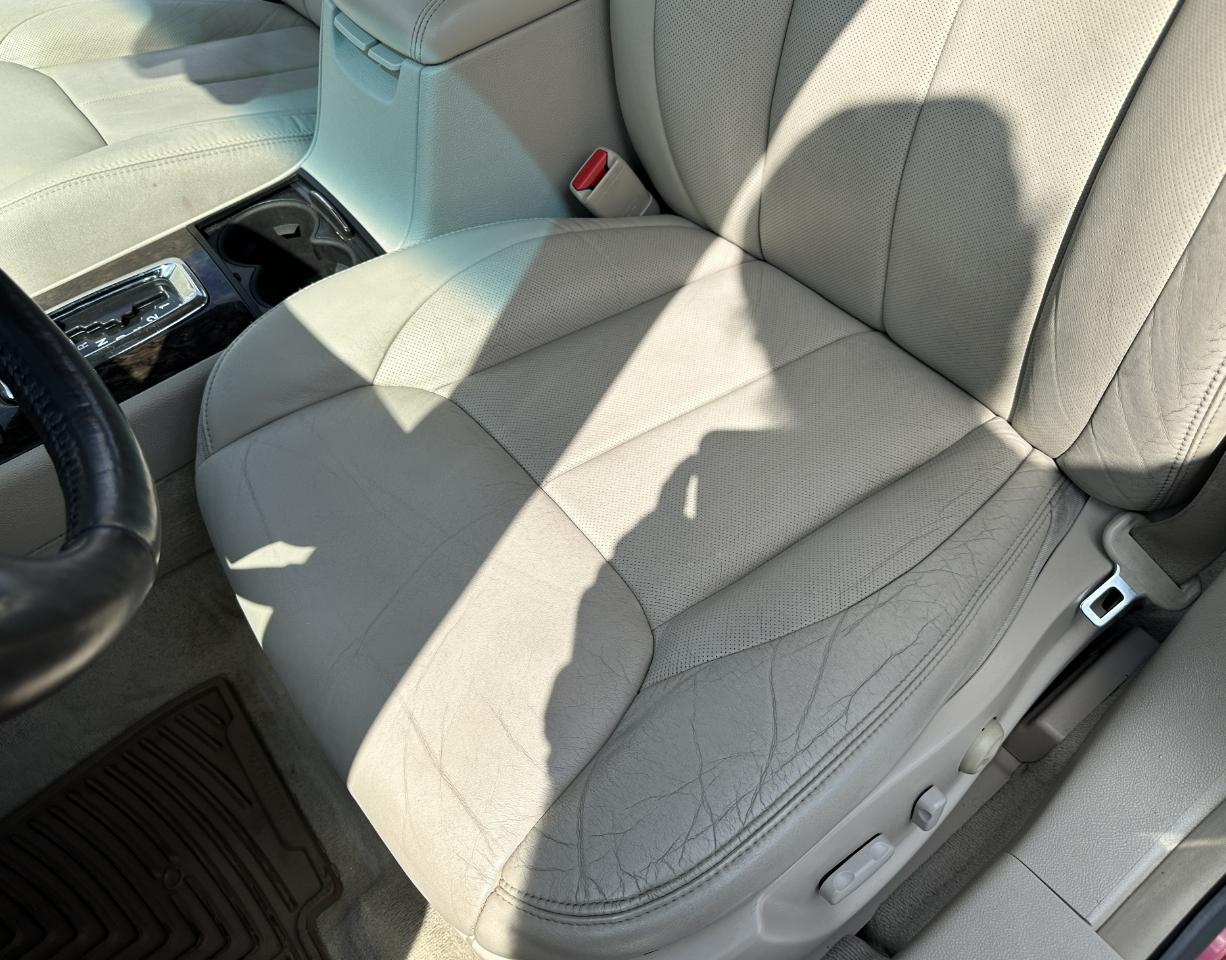 Cadillac DTS 4dr Sdn Luxury II 2008