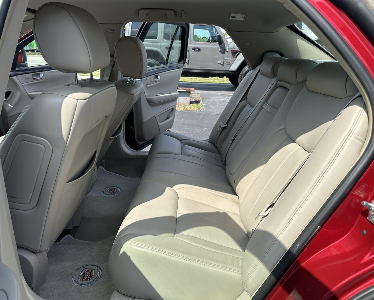 Cadillac DTS 4dr Sdn Luxury II 2008