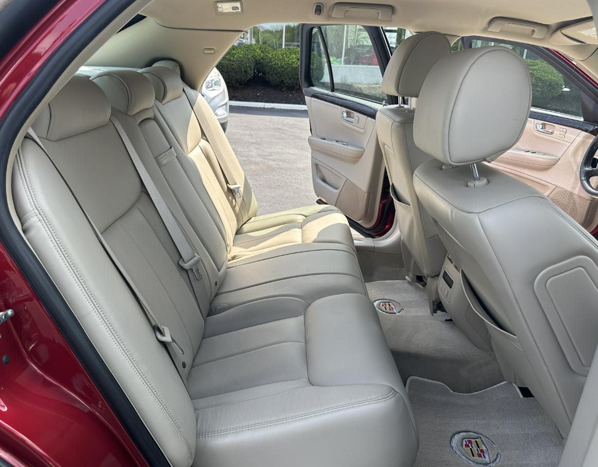 Cadillac DTS 4dr Sdn Luxury II 2008