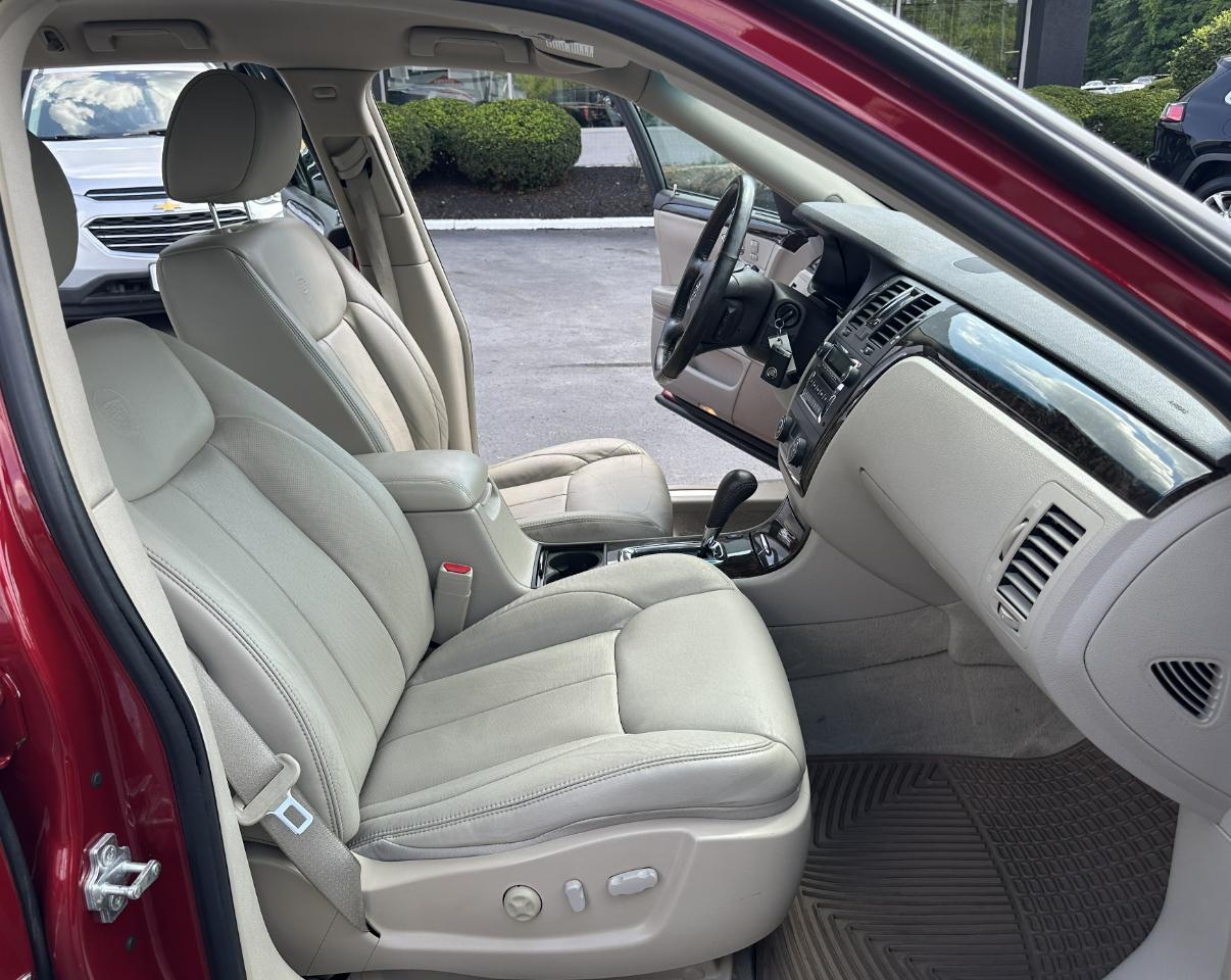 Cadillac DTS 4dr Sdn Luxury II 2008