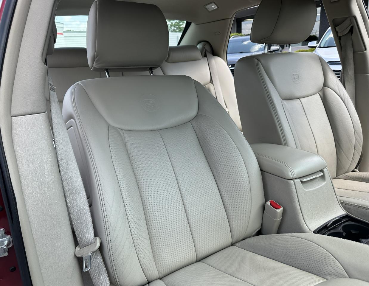 Cadillac DTS 4dr Sdn Luxury II 2008