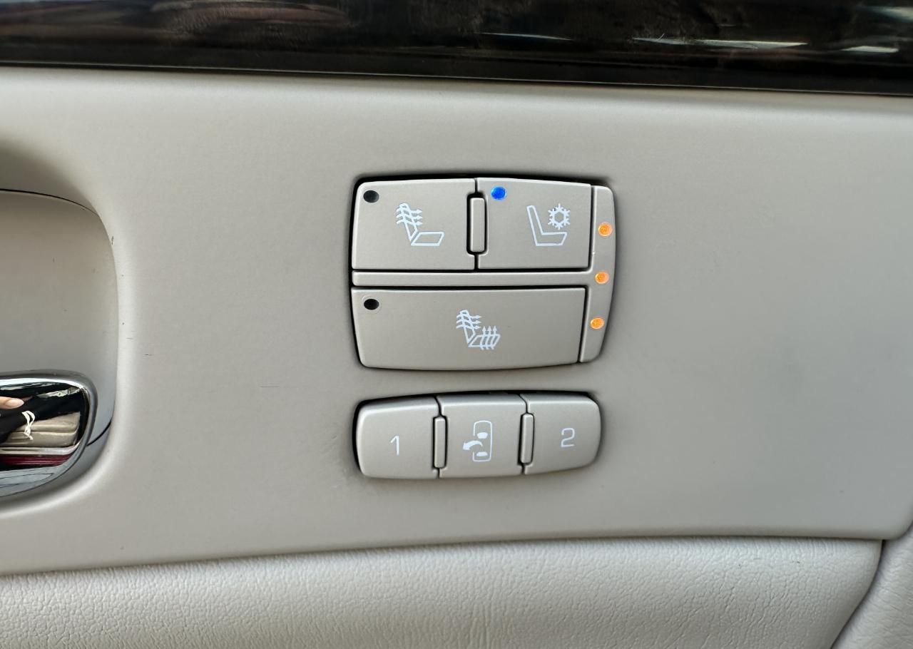 Cadillac DTS 4dr Sdn Luxury II 2008