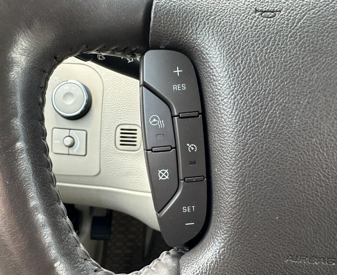 Cadillac DTS 4dr Sdn Luxury II 2008
