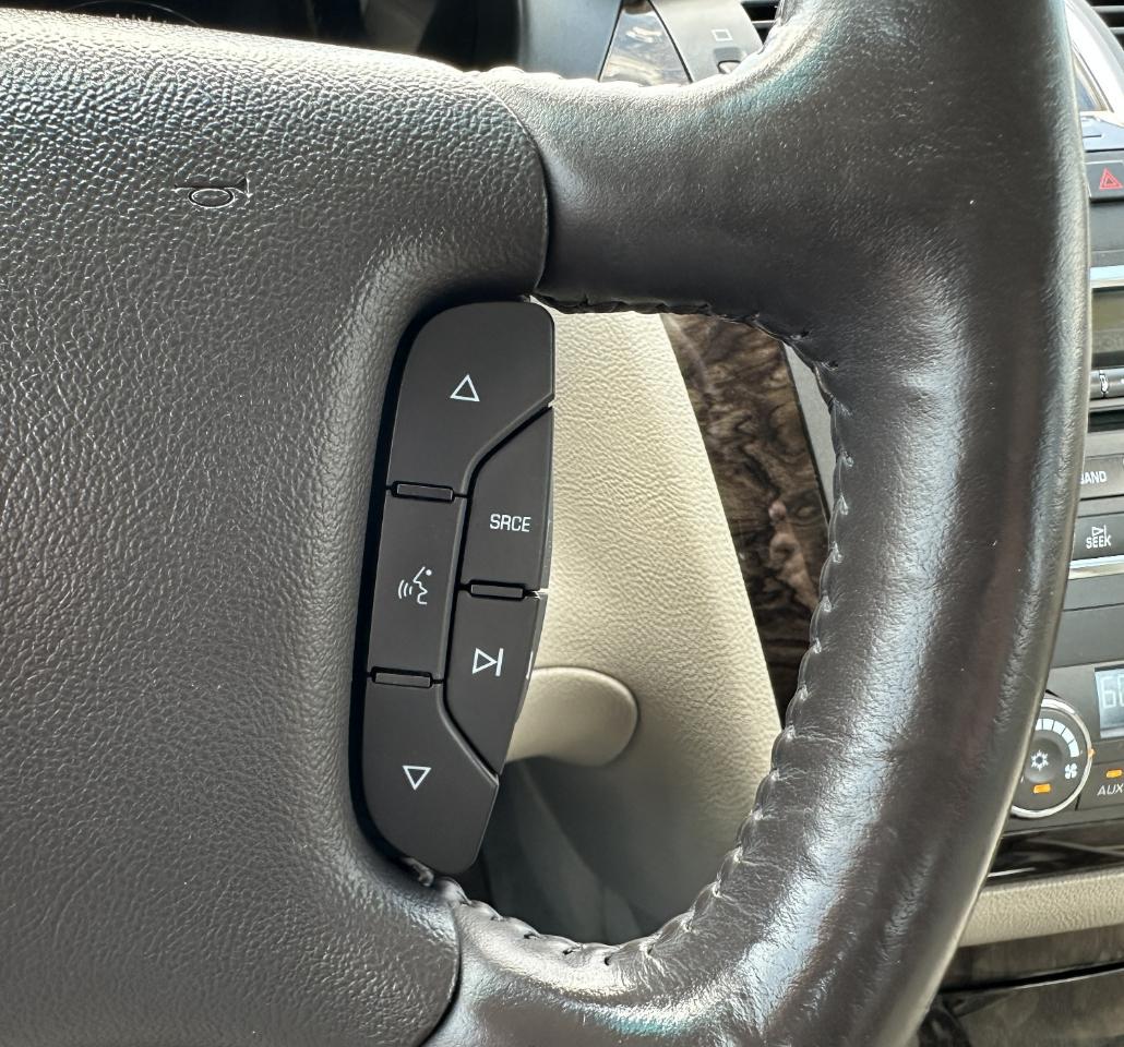 Cadillac DTS 4dr Sdn Luxury II 2008