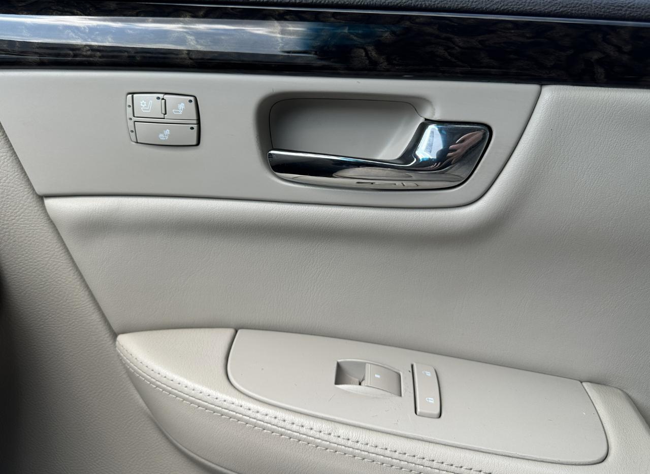 Cadillac DTS 4dr Sdn Luxury II 2008