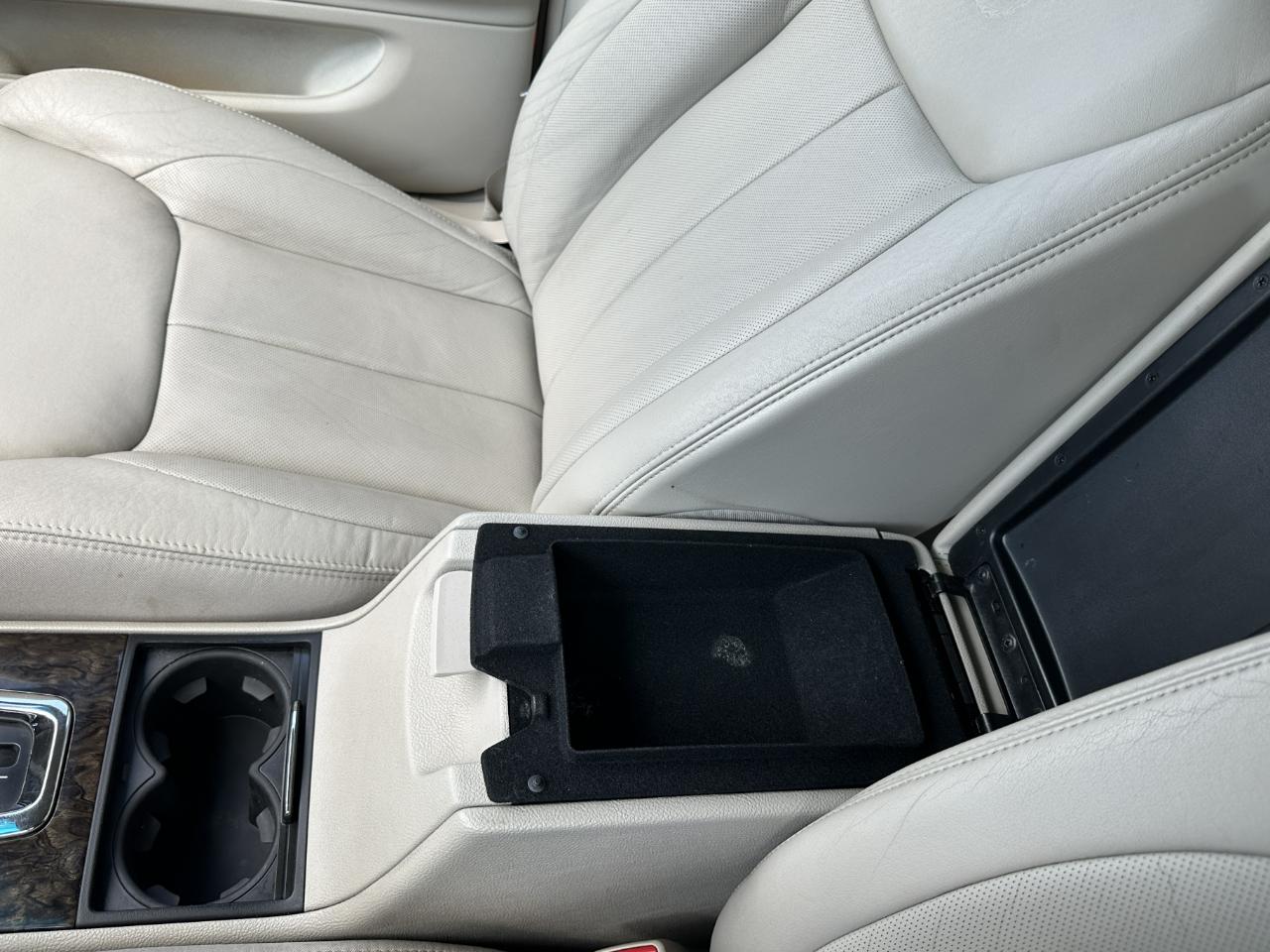 Cadillac DTS 4dr Sdn Luxury II 2008