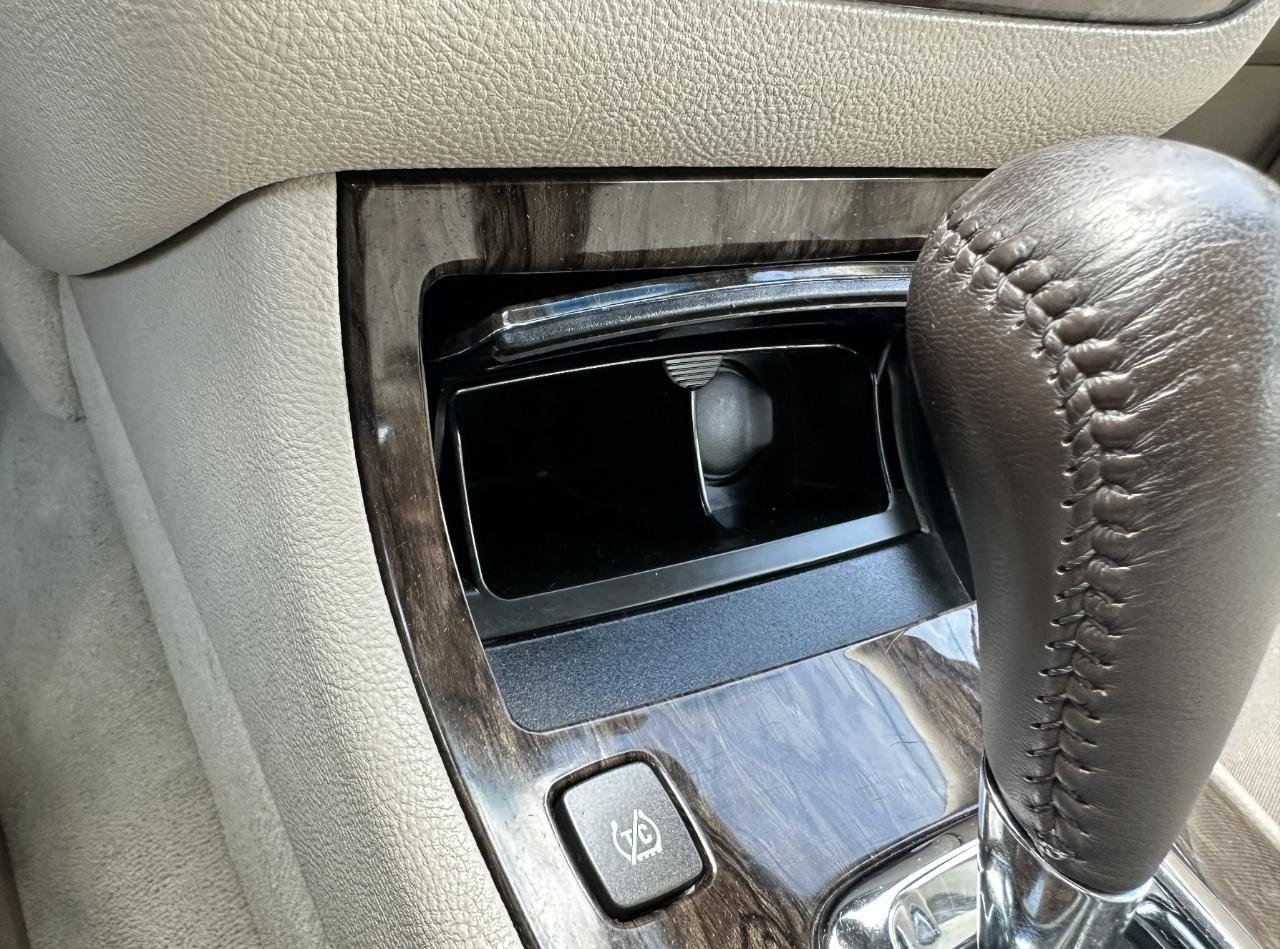 Cadillac DTS 4dr Sdn Luxury II 2008