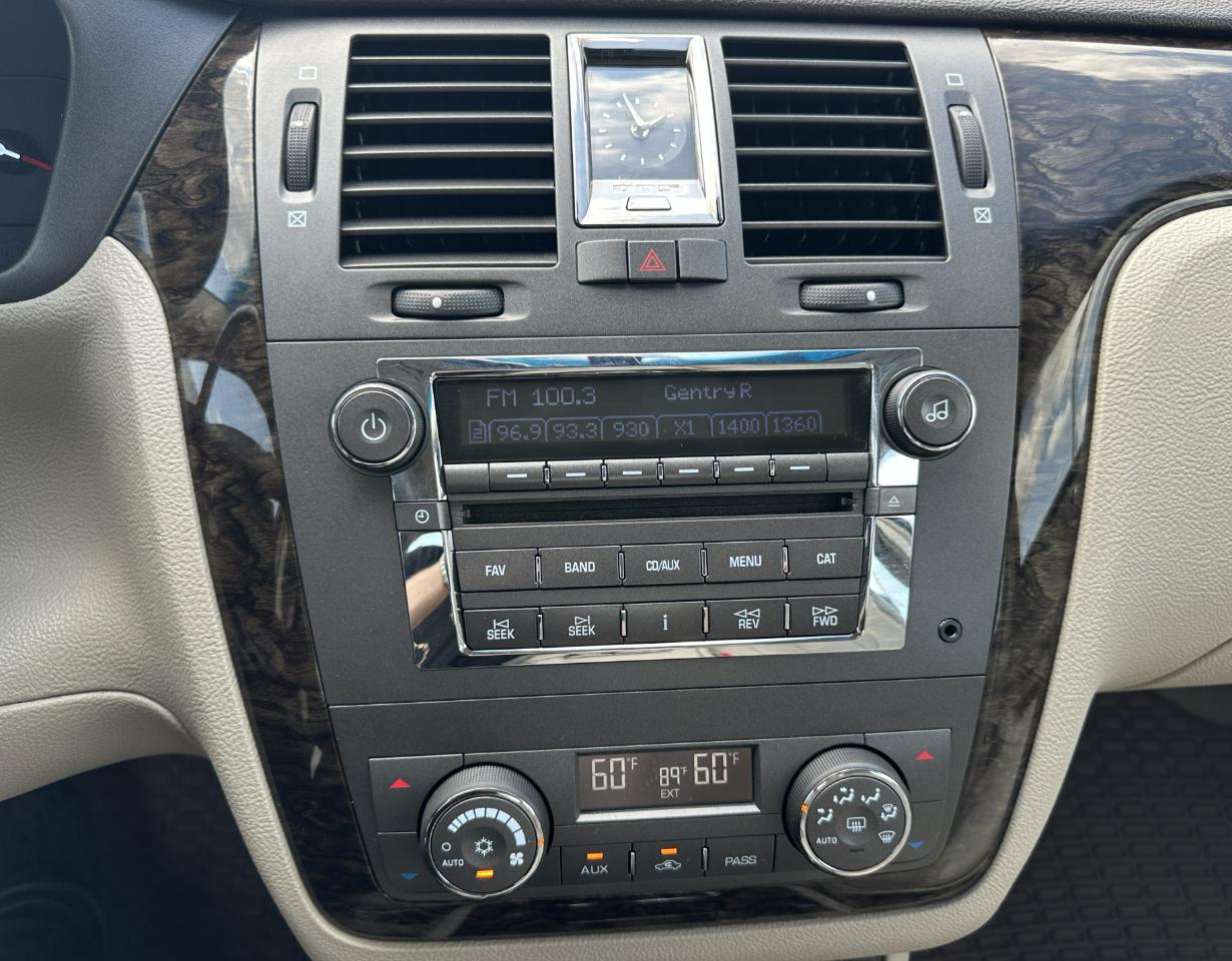 Cadillac DTS 4dr Sdn Luxury II 2008