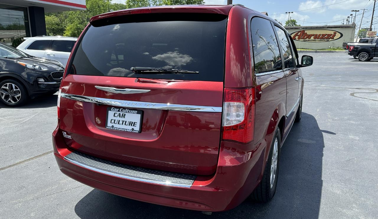 Chrysler Town & Country Touring 2016