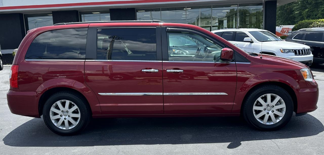 Chrysler Town & Country Touring 2016