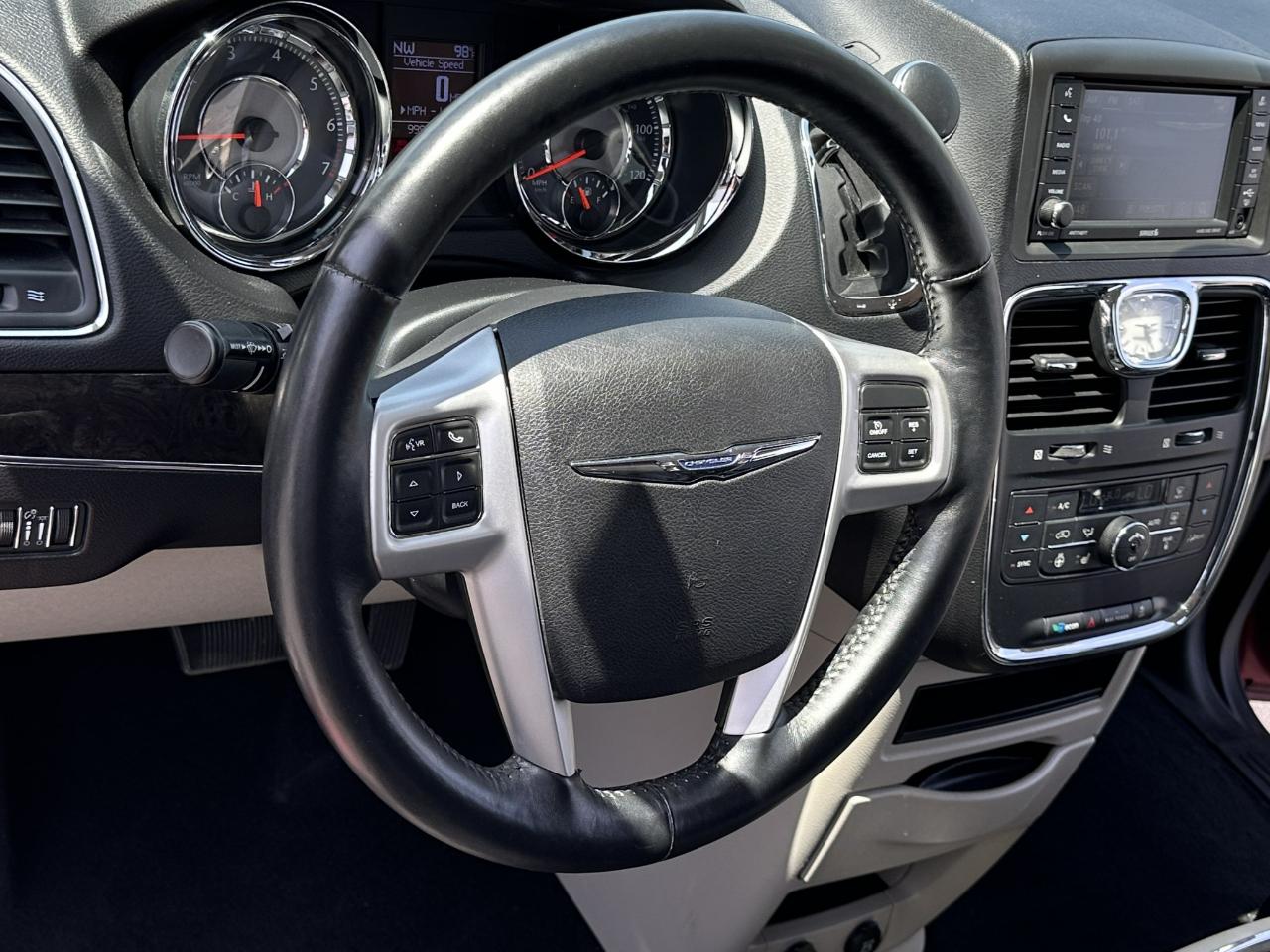 Chrysler Town & Country Touring 2016