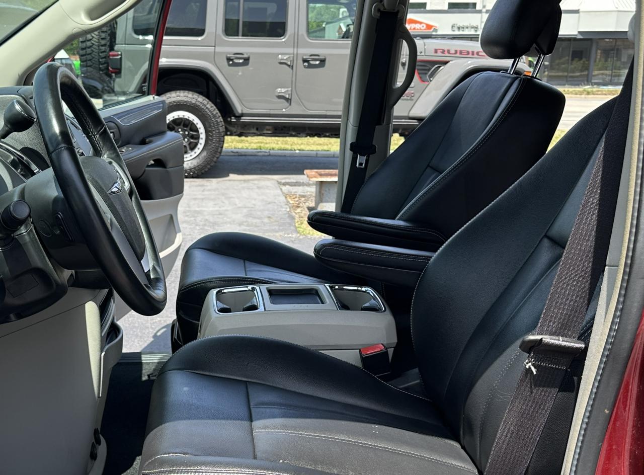 Chrysler Town & Country Touring 2016