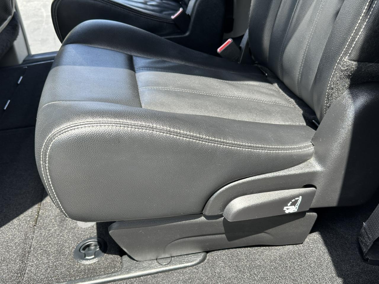 Chrysler Town & Country Touring 2016