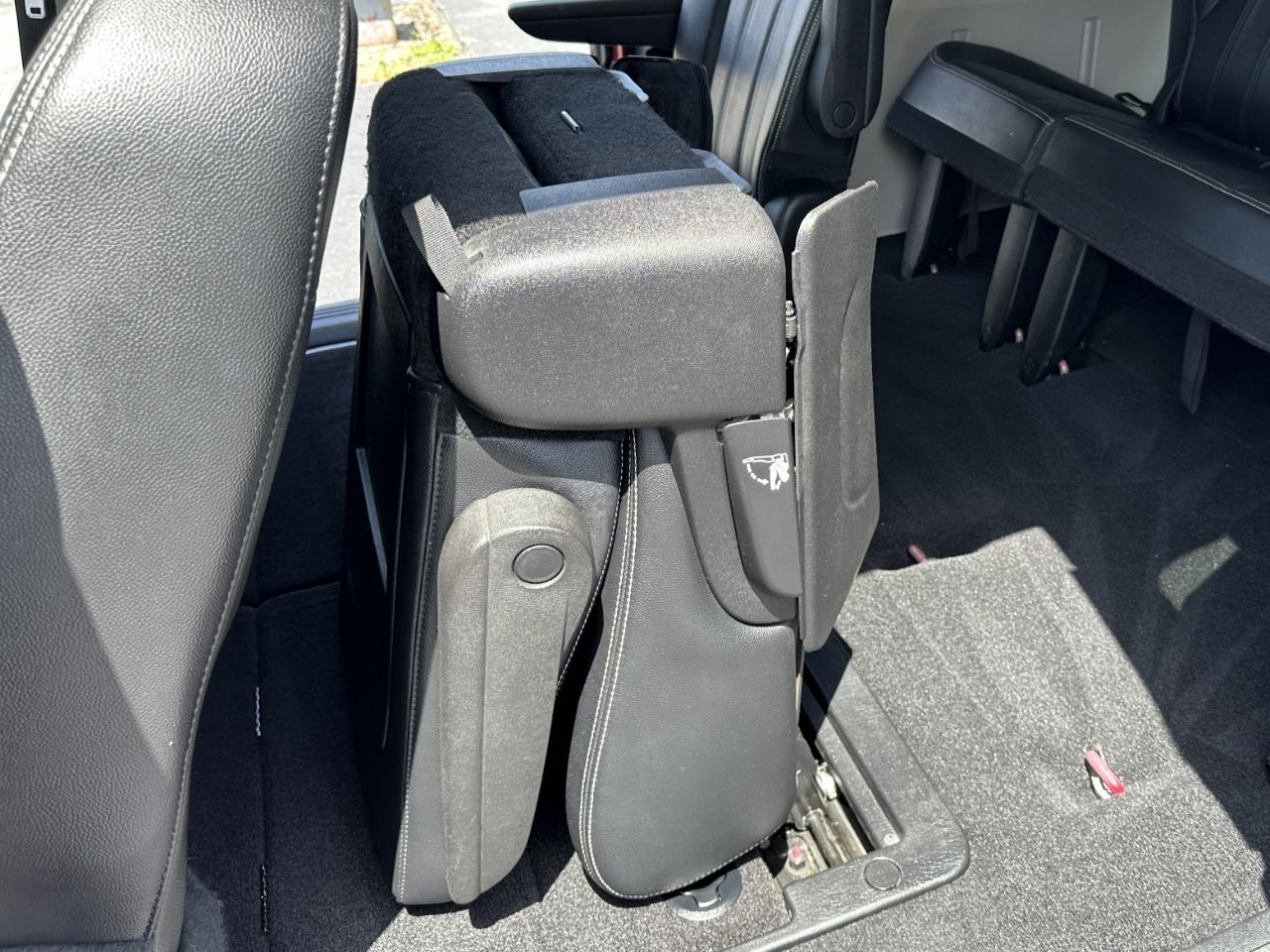 Chrysler Town & Country Touring 2016