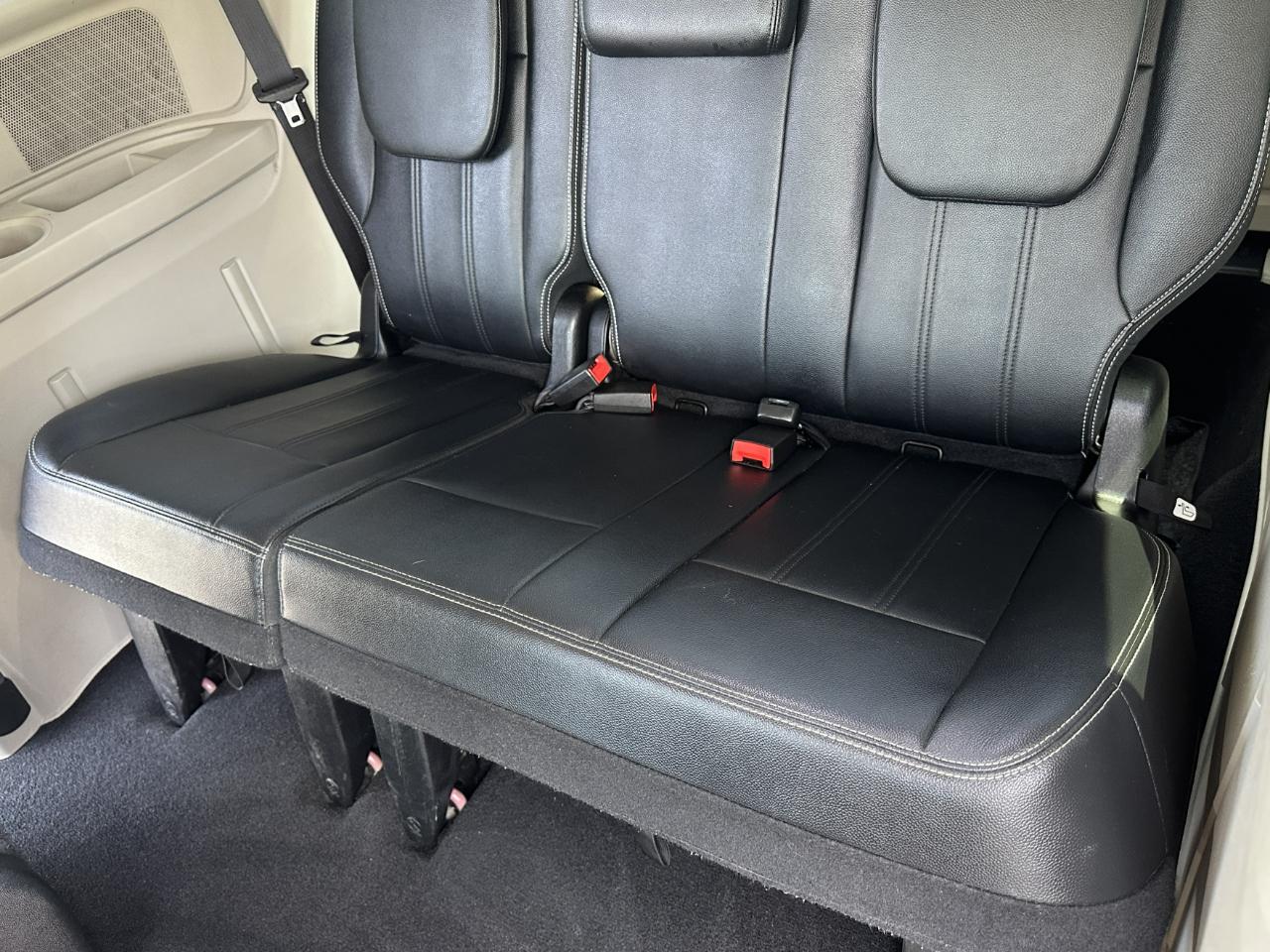 Chrysler Town & Country Touring 2016