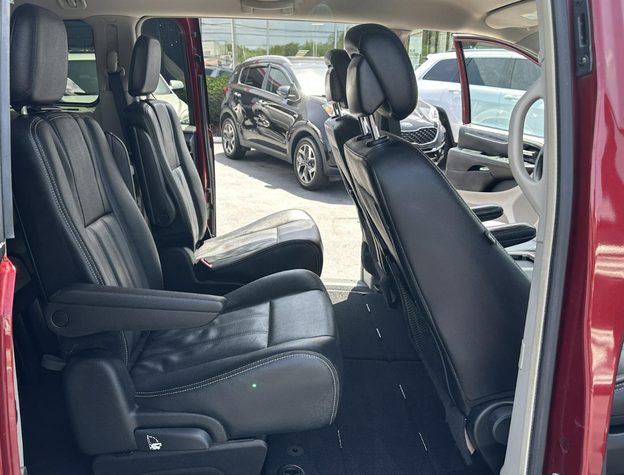 Chrysler Town & Country Touring 2016