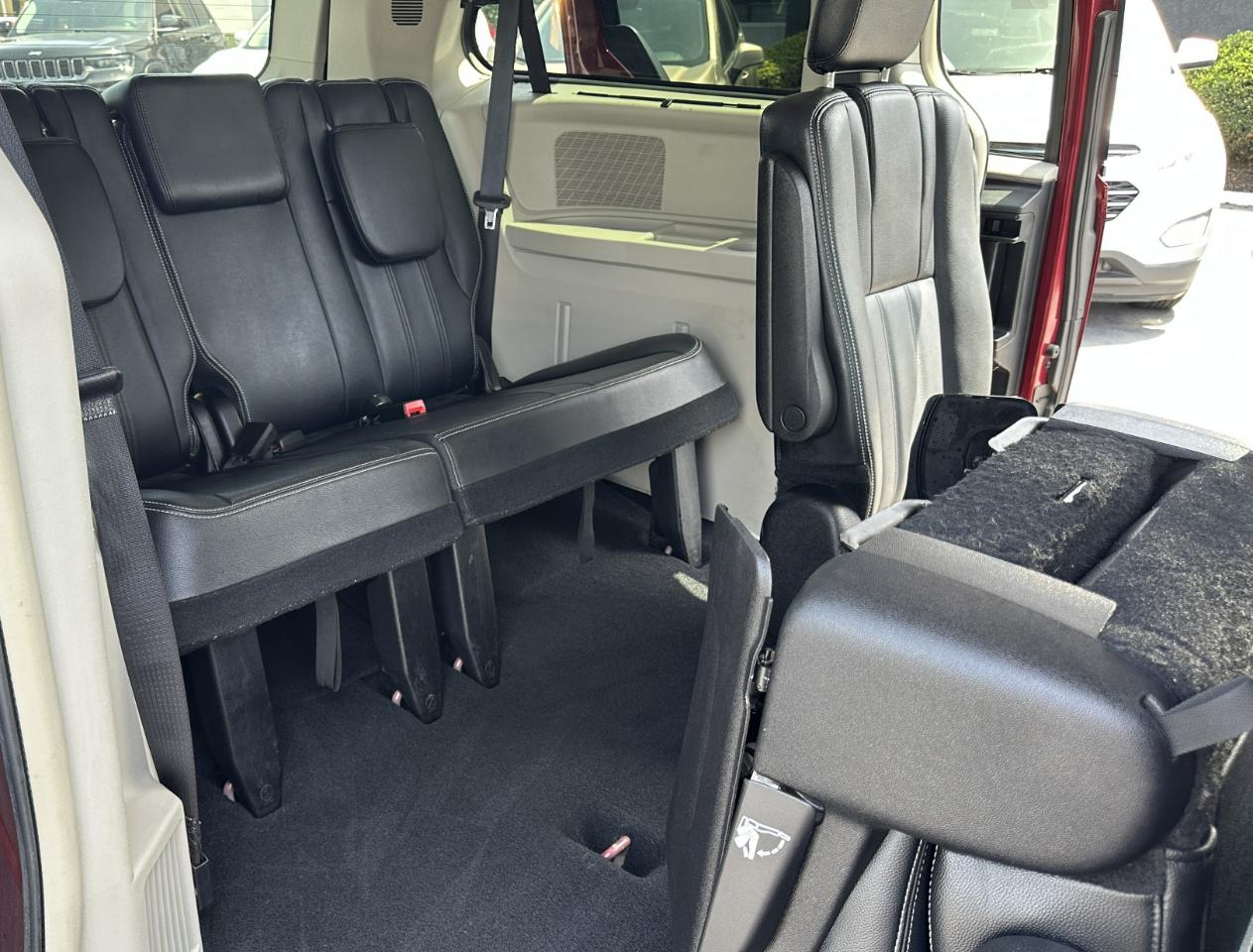 Chrysler Town & Country Touring 2016