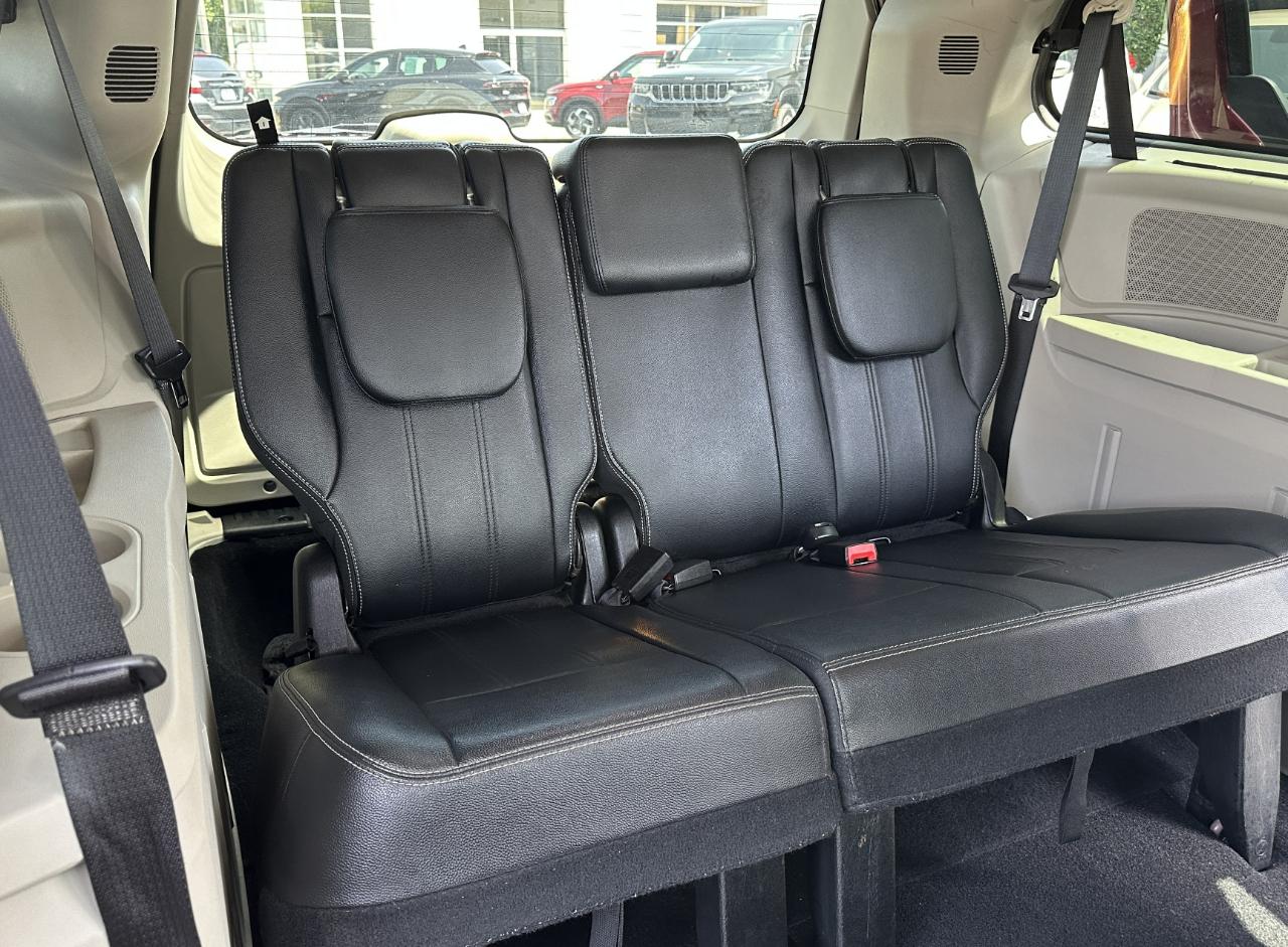 Chrysler Town & Country Touring 2016